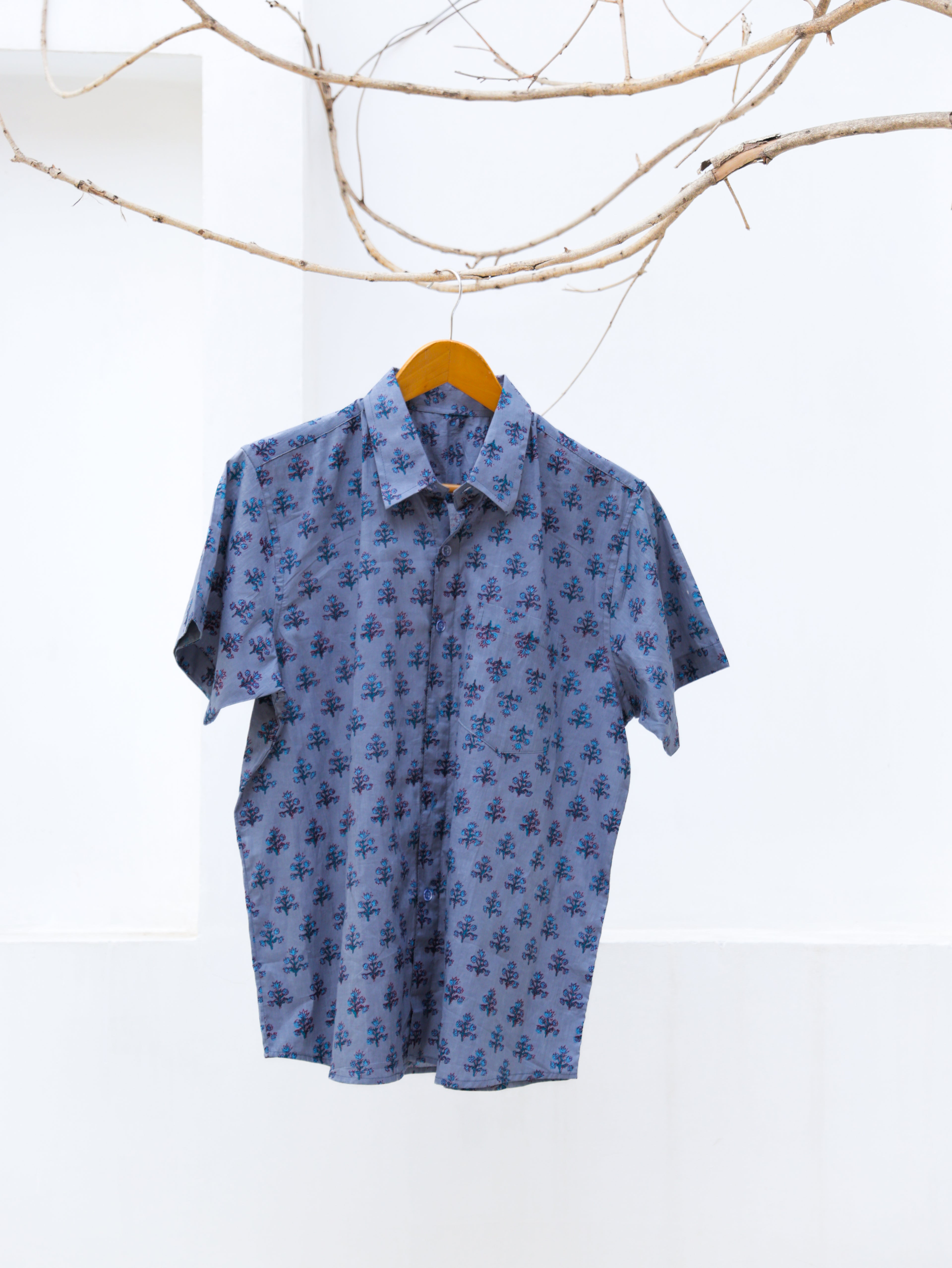 THE FLOWER  MOTIF SHIRT