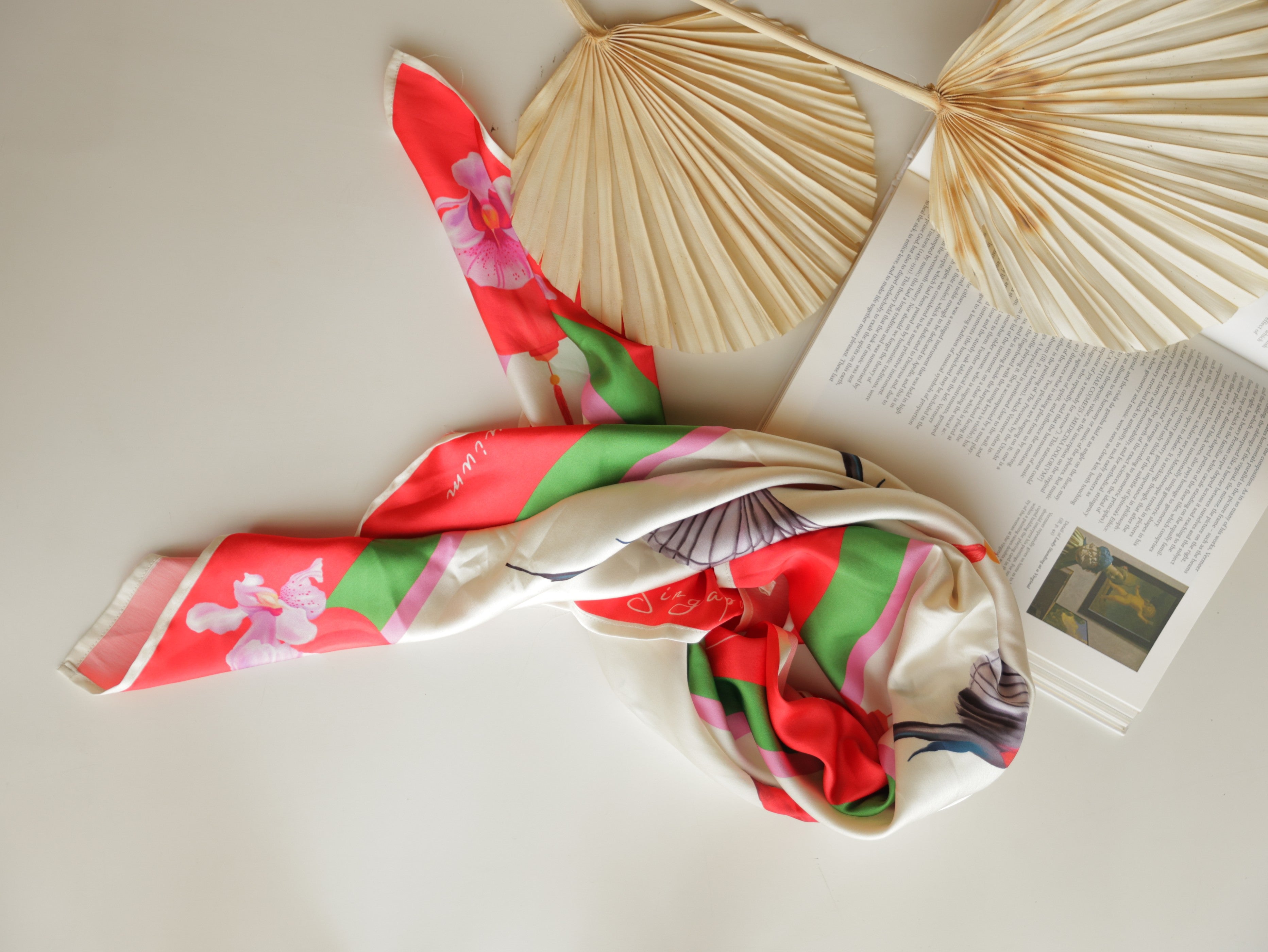 4 LANTERN SCARF GREEN BORDER