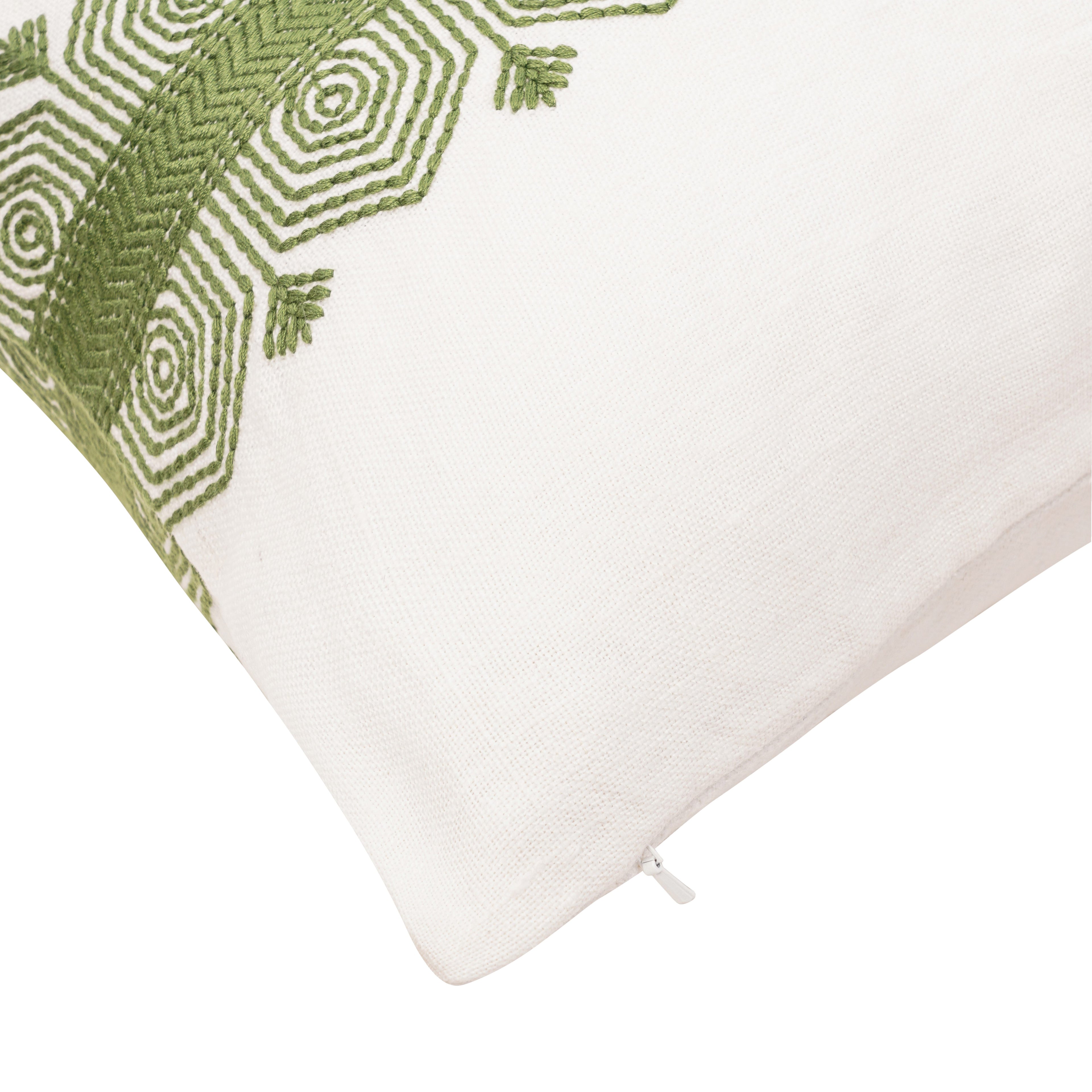 THE BUCKLE CUSHION EMERALD GREEN