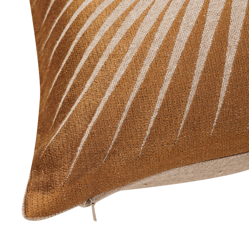 THE STAR CUSHION GOLD