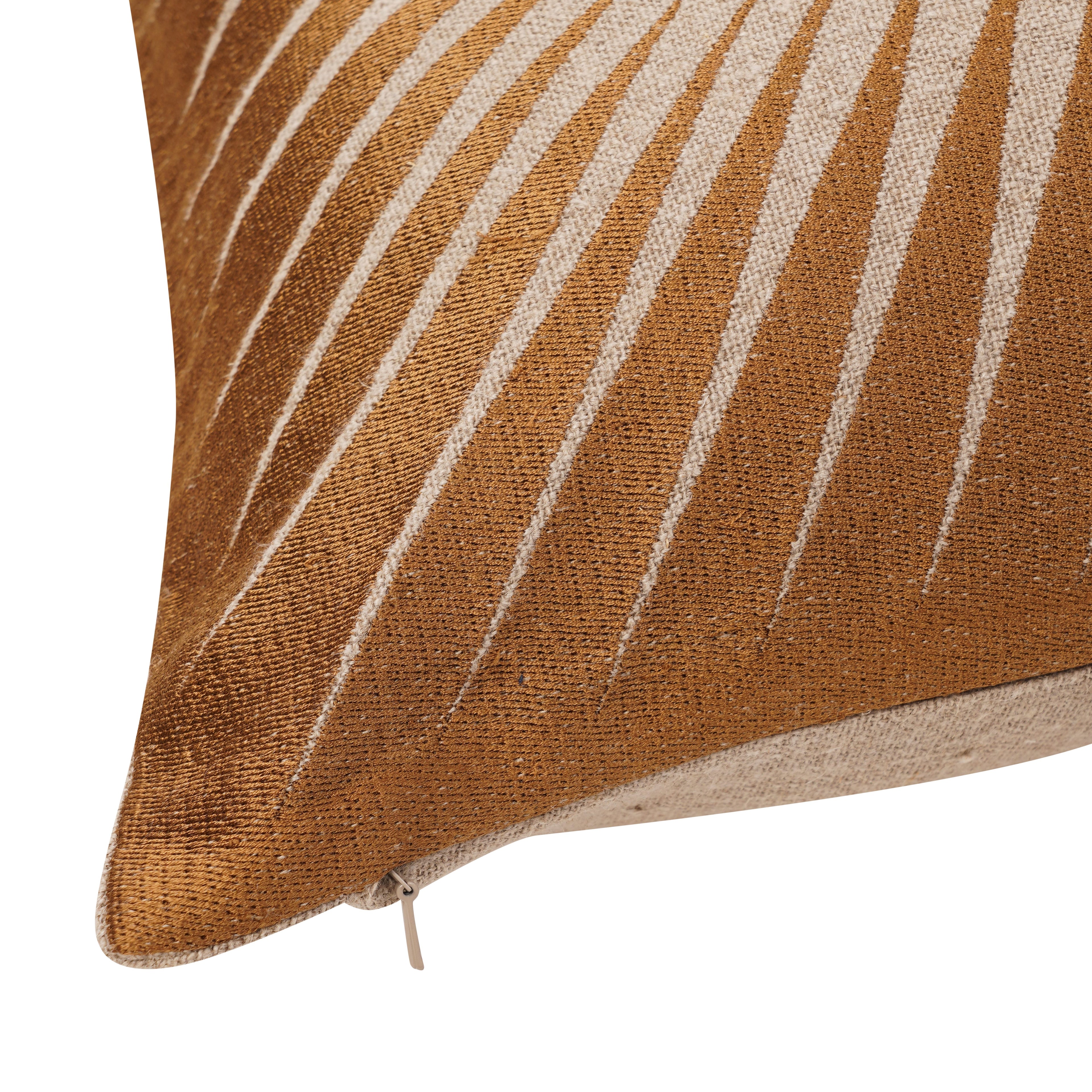 THE STAR CUSHION GOLD