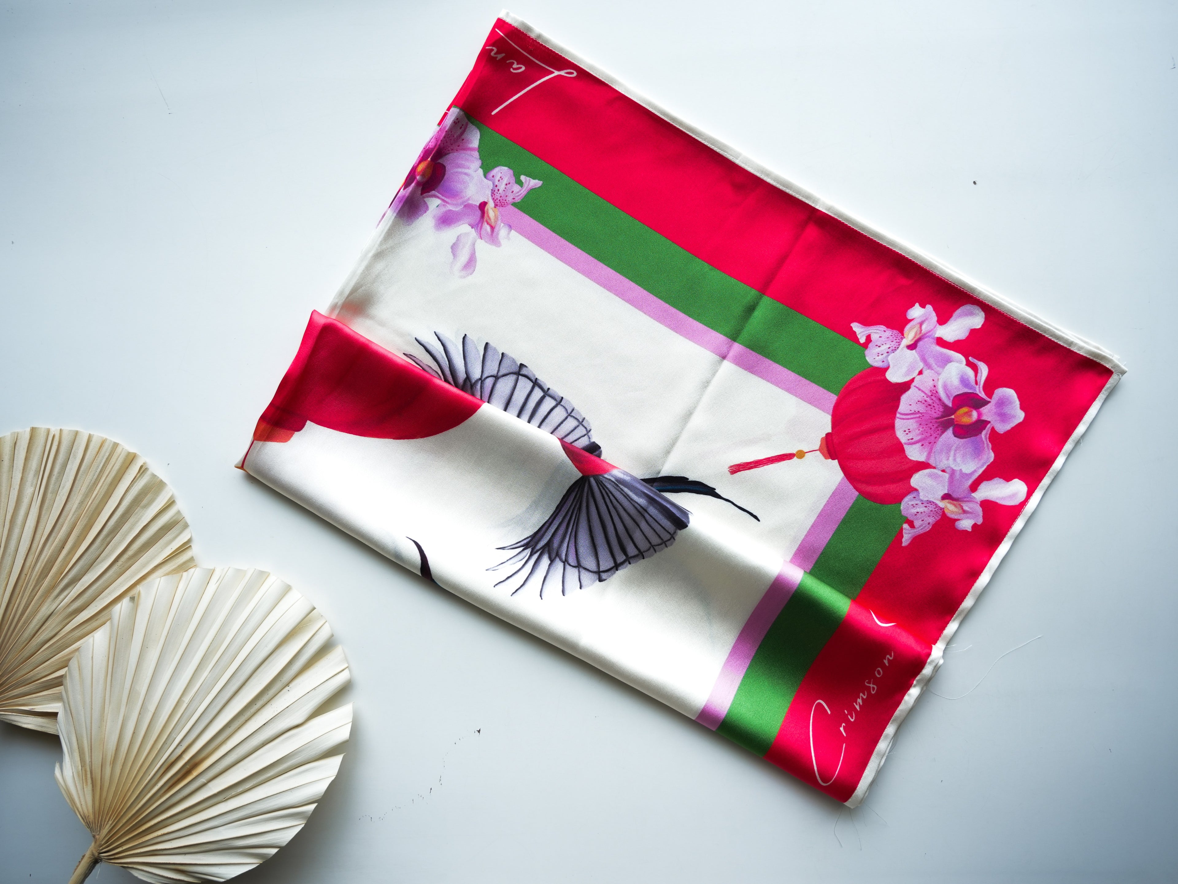 CENTRE LANTERN BIRD & FLOWER SCARF