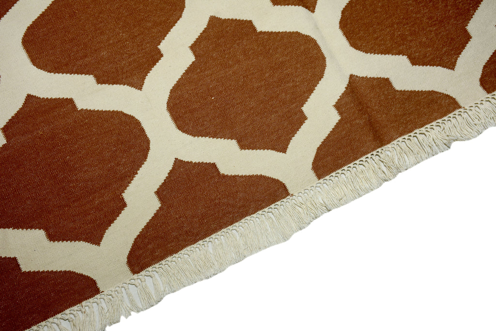 THE TAJ CARPET AUCKER