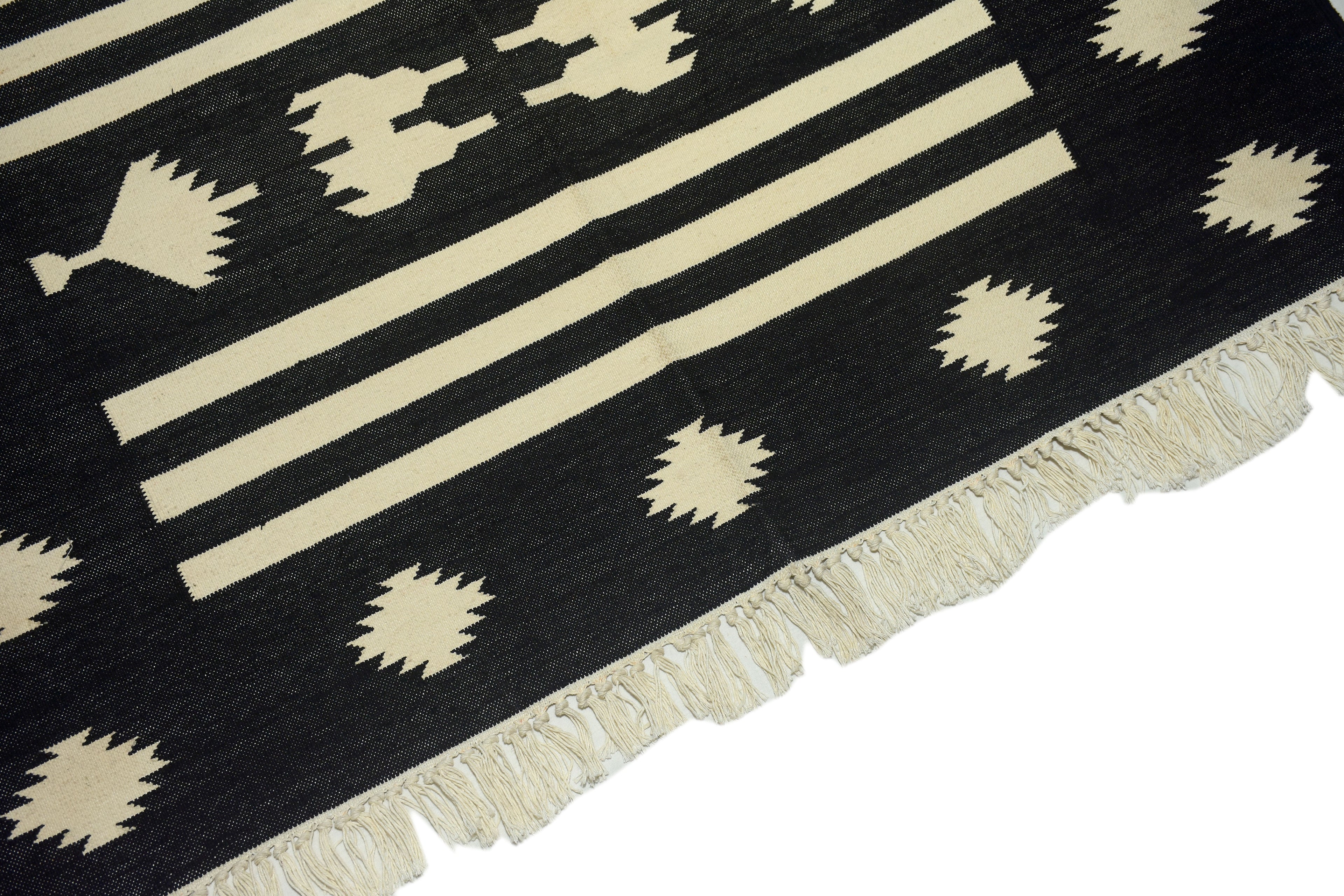 THE BLACK BUTTI RUG