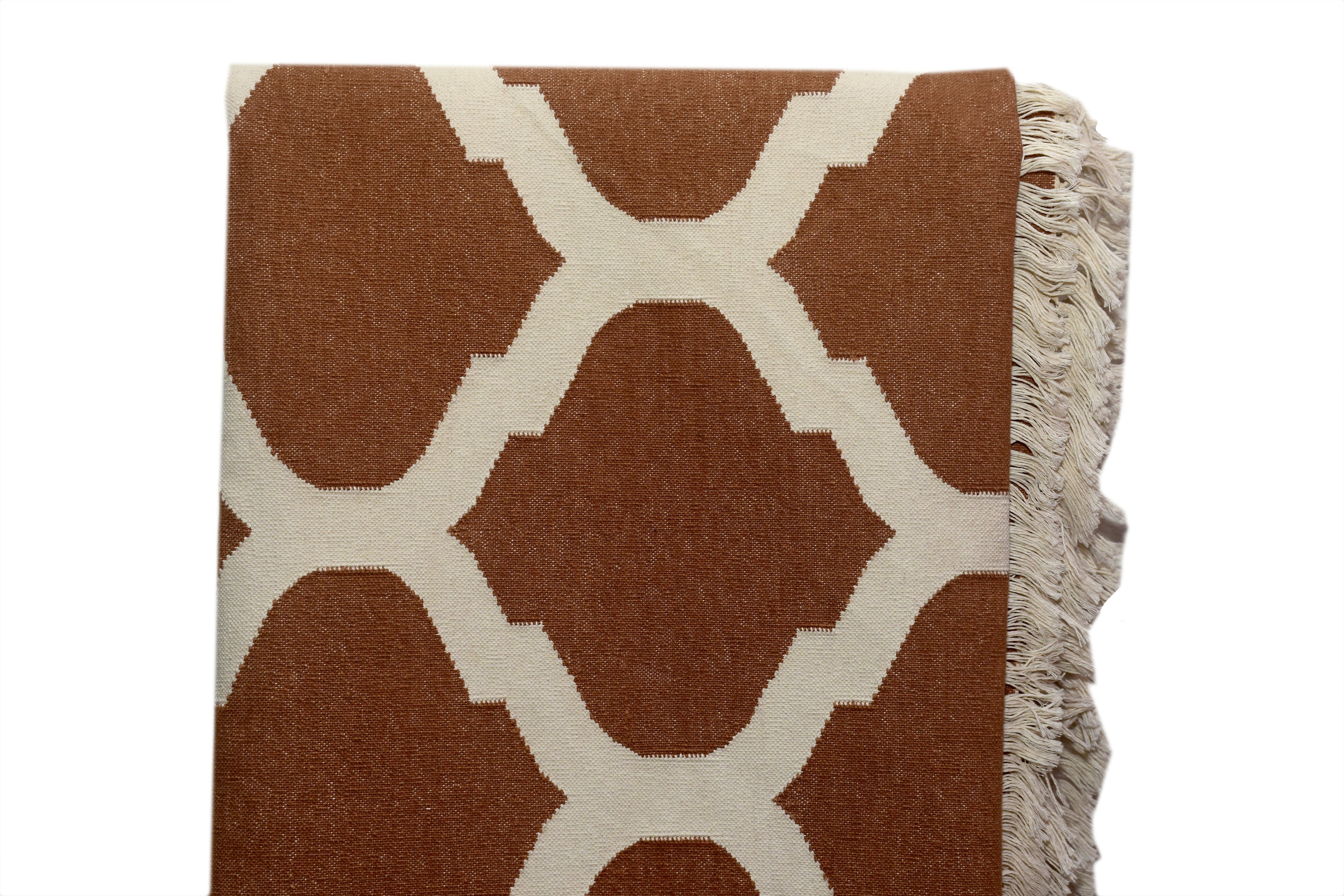 THE TAJ CARPET AUCKER