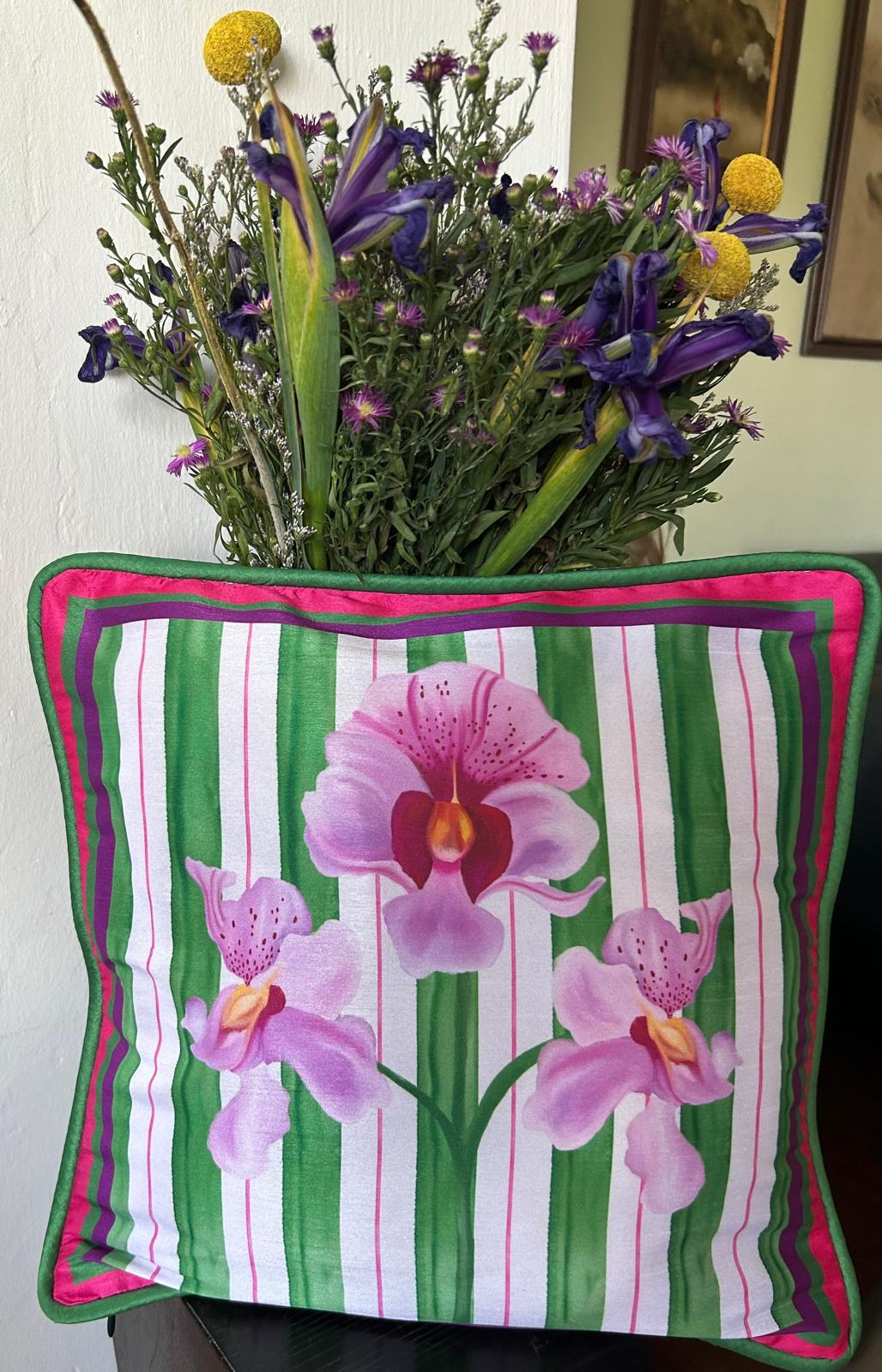 VANDA GREEN CUSHION WITHOUT PIPING