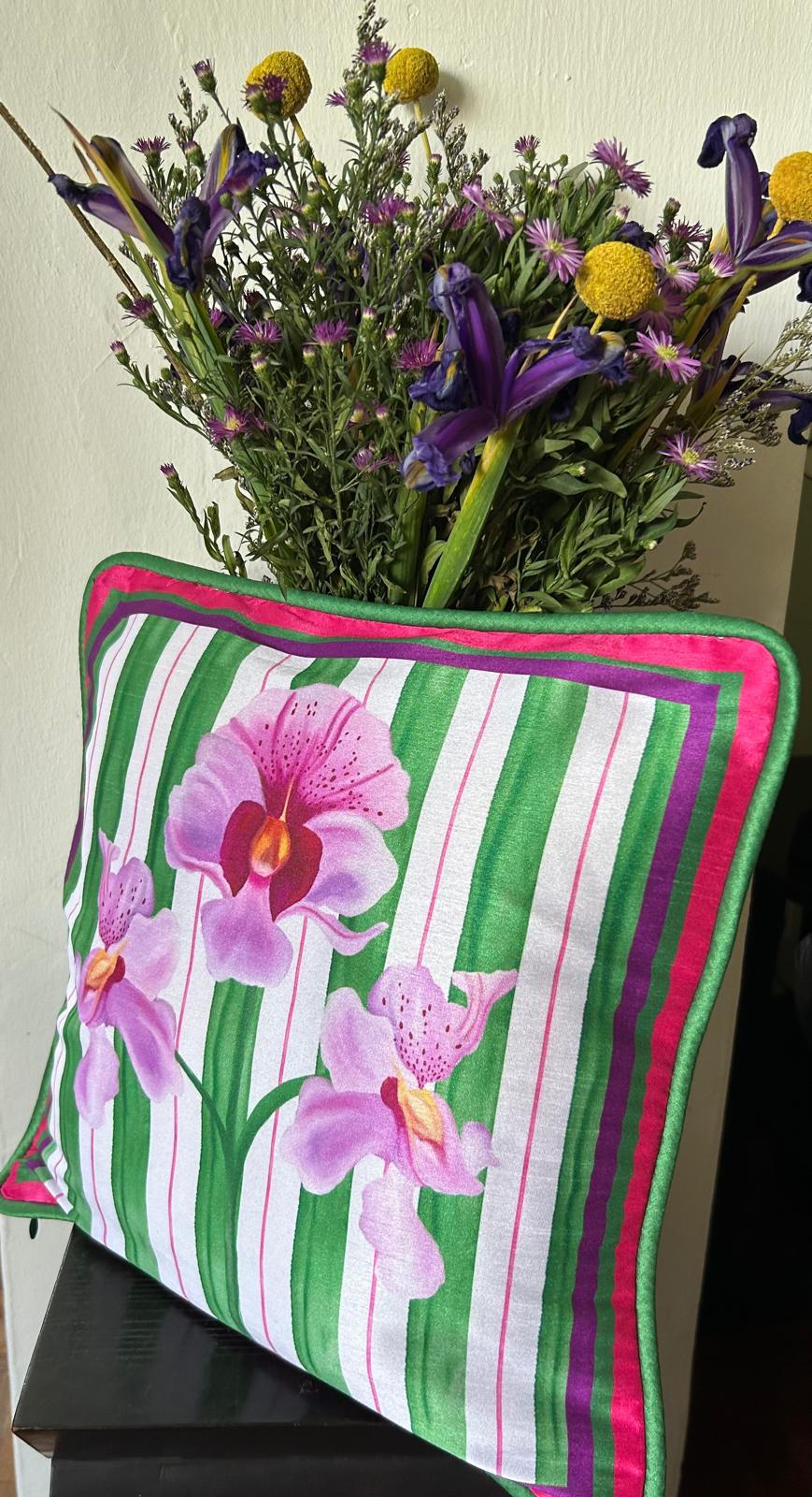 VANDA GREEN CUSHION WITHOUT PIPING