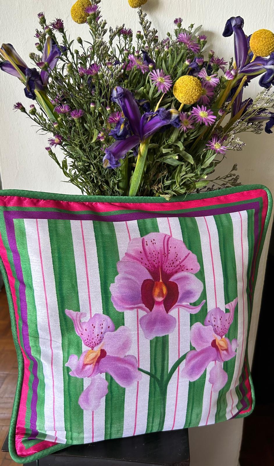 VANDA GREEN CUSHION WITHOUT PIPING