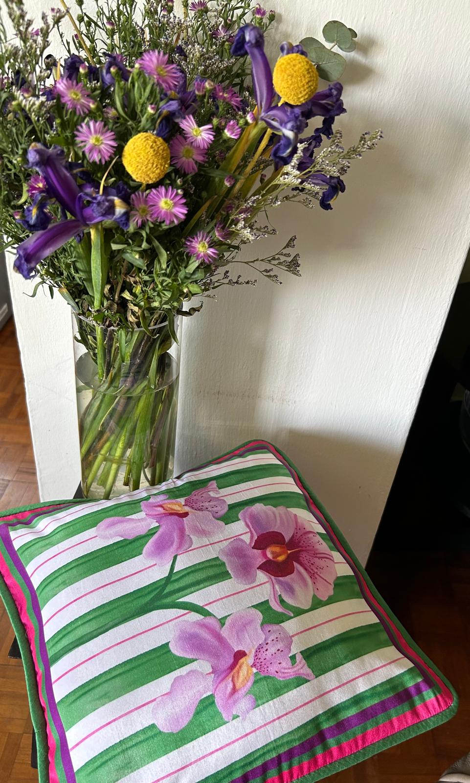 VANDA GREEN CUSHION WITHOUT PIPING