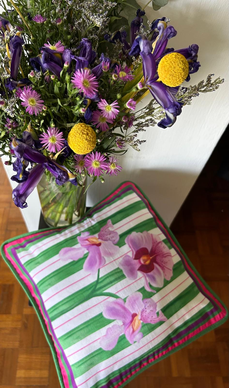 VANDA GREEN CUSHION WITHOUT PIPING