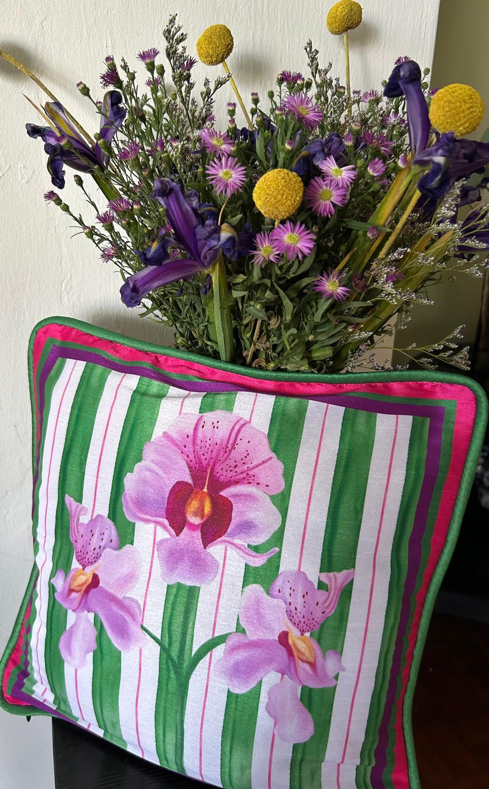 VANDA GREEN CUSHION WITHOUT PIPING